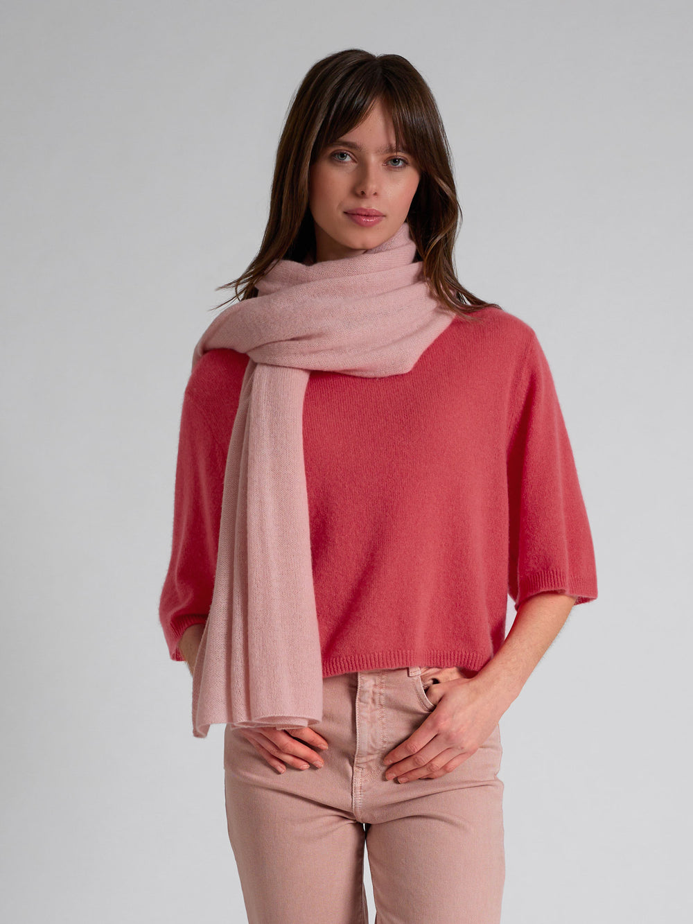 Kashmirtop "Vaar" i 100% ren cashmere. Norsk design fra Kashmina. Farge; Coral.