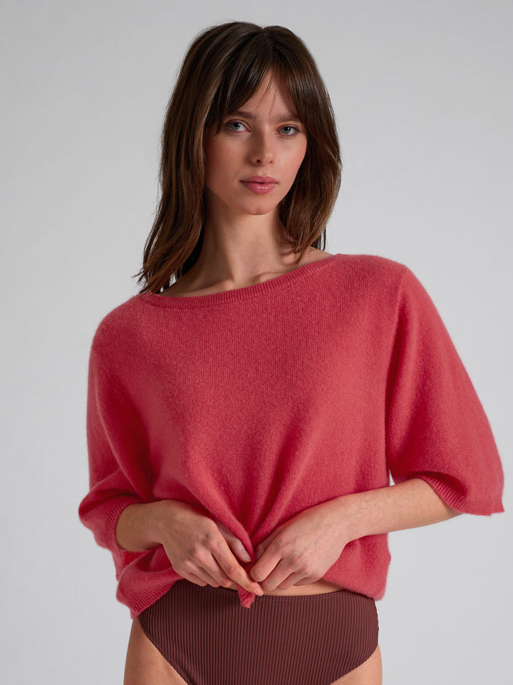 Kashmirtop "Vaar" i 100% ren cashmere. Norsk design fra Kashmina. Farge; Coral.