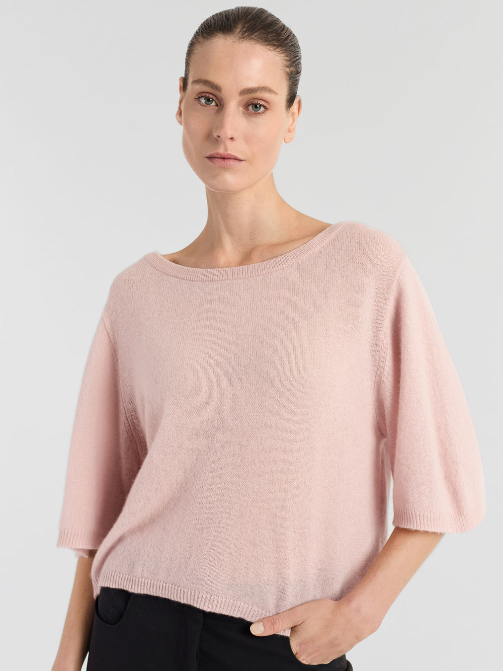 T-skjorte "Vaar" i 100% ren kasjmirull. Norsk design fra Kashmina. Farge: Rose Glow.