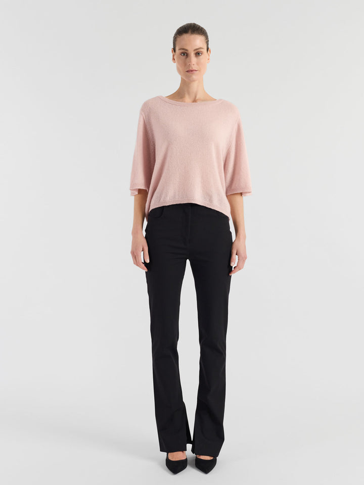 T-skjorte "Vaar" i 100% ren kasjmirull. Norsk design fra Kashmina. Farge: Rose Glow.