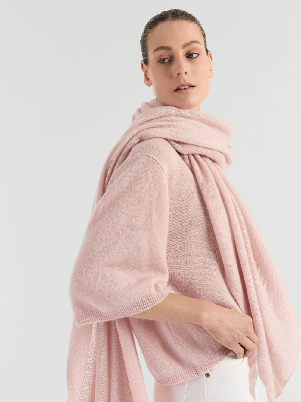 T-skjorte "Vaar" i 100% ren kasjmirull. Norsk design fra Kashmina. Farge: Rose Glow.