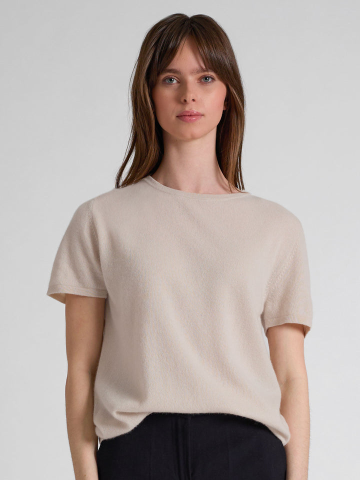 Kashmir t-shirt"Fresh" i 100% ren kashmirull. Norsk design fra Kashmina. Farge: Cream.