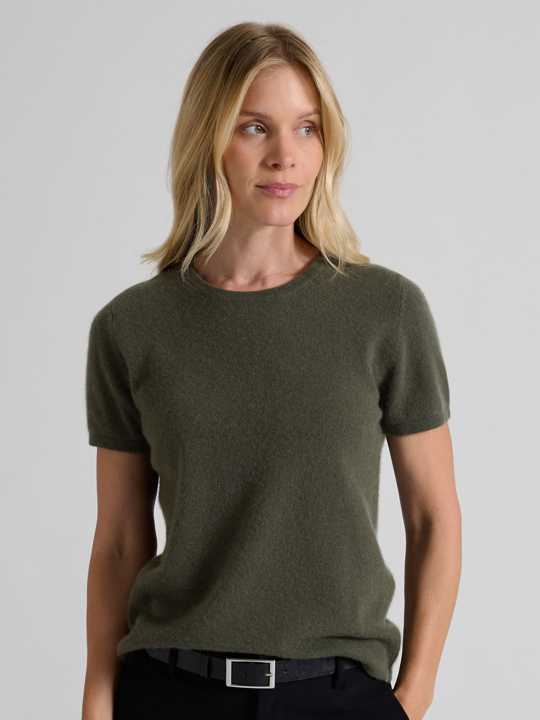 Kashmir t-skjorte "Fresh" i 100% ren cashmere. Norsk design fra Kashmina. Farge: Eucalyptus grønn.