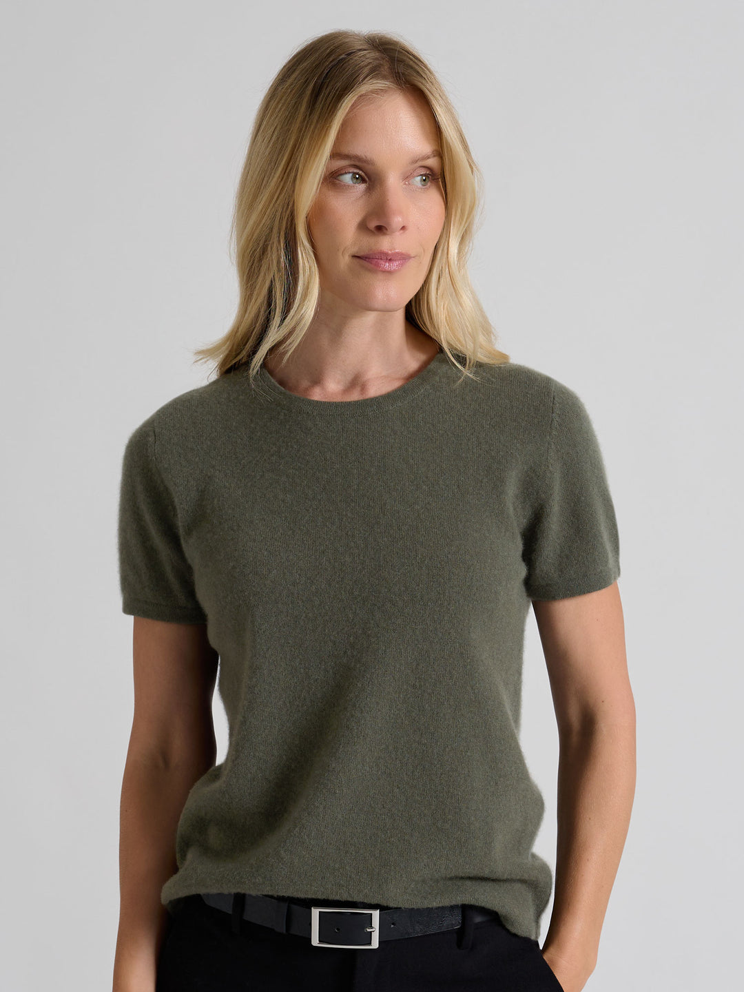 Kashmir t-skjorte "Fresh" i 100% ren cashmere. Norsk design fra Kashmina. Farge: Eucalyptus grønn.