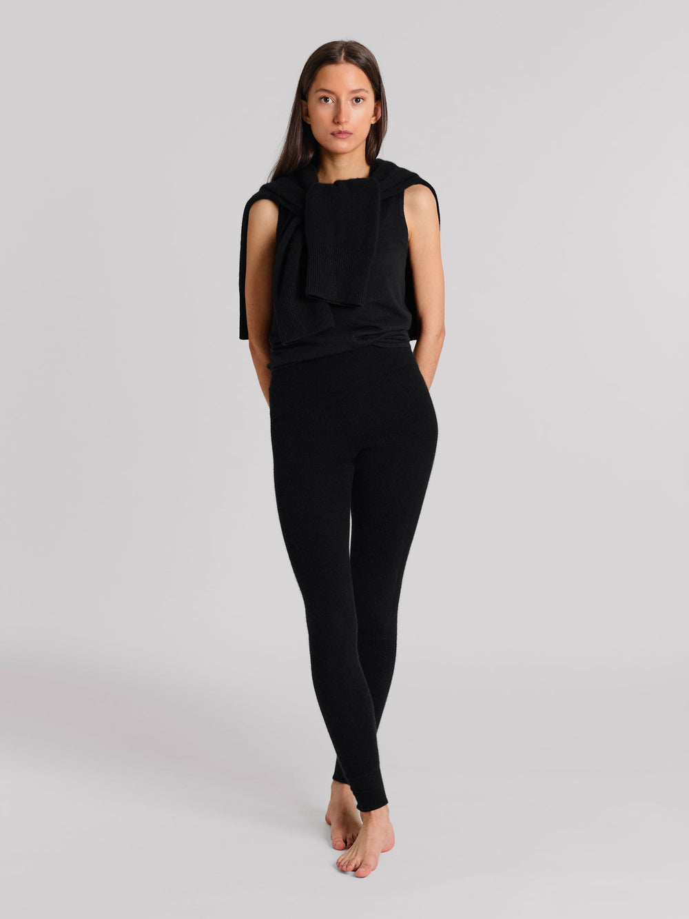 Cashmere tights "Fride" i 100% ren kashmirull. Norsk design fra Kashmina. Farge: Sort.