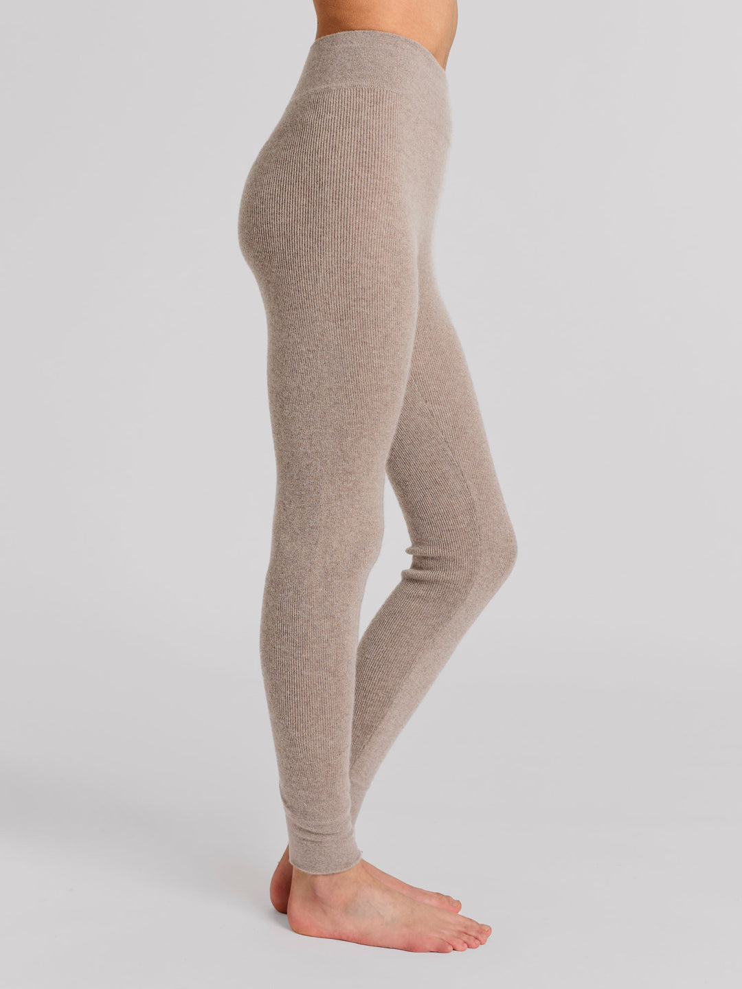 Cashmere tights "Fride" i 100% ren kashmirull. Norsk design fra Kashmina. Farge: Toast.