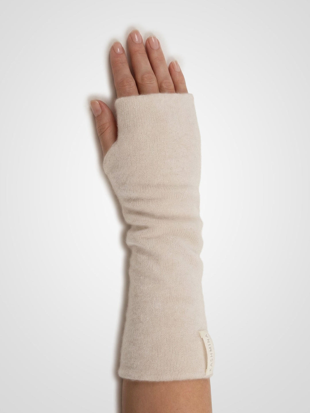 Pulsvarmere "Gulli" i 100% ren kashmir. Norsk design fra Kashmina. Farge: Cream.