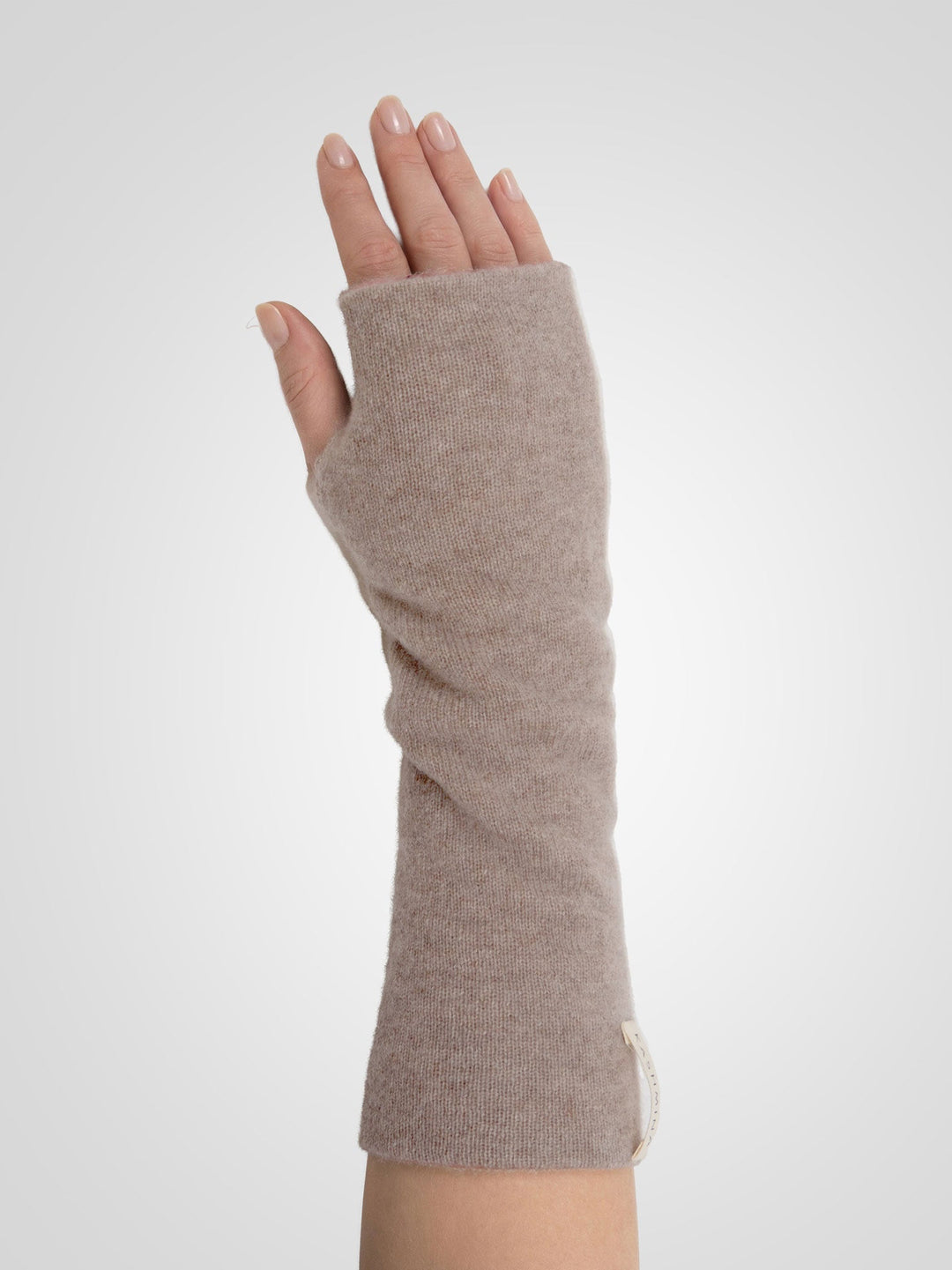 Pulsvarmere "Gulli" i 100% ren kashmir. Norsk design fra Kashmina. Farge: Toast.