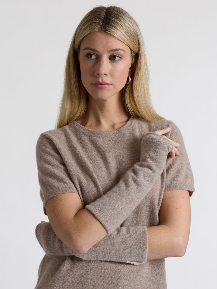 Pulsvarmere "Gulli" i 100% ren kashmir. Norsk design fra Kashmina. Farge: Toast.