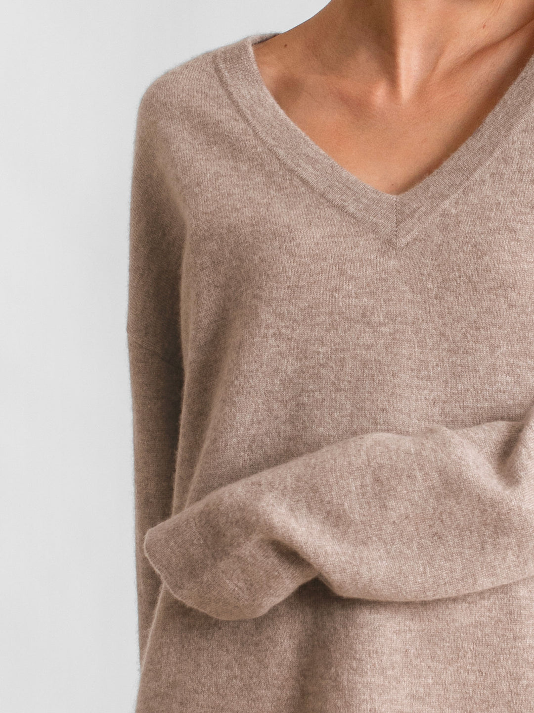 Kashmirgenser "Alva" i 100% ren kashmir. Norsk design fra Kashmina, Fargen toast ren ull