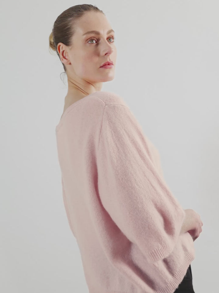 T-skjorte "Vaar" i 100% ren kasjmirull. Norsk design fra Kashmina. Farge: Rose Glow.