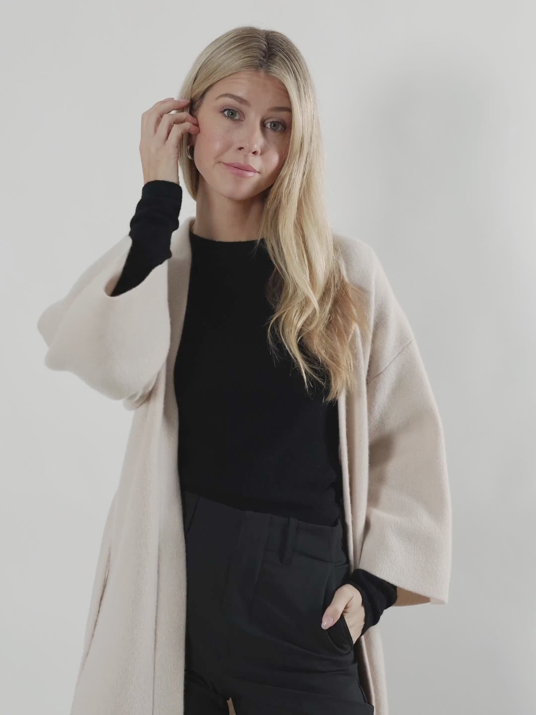 Kashmirjakke "Vera" i 100% ren cashmere. Norsk design fra Kashmina. Farge: Cream.