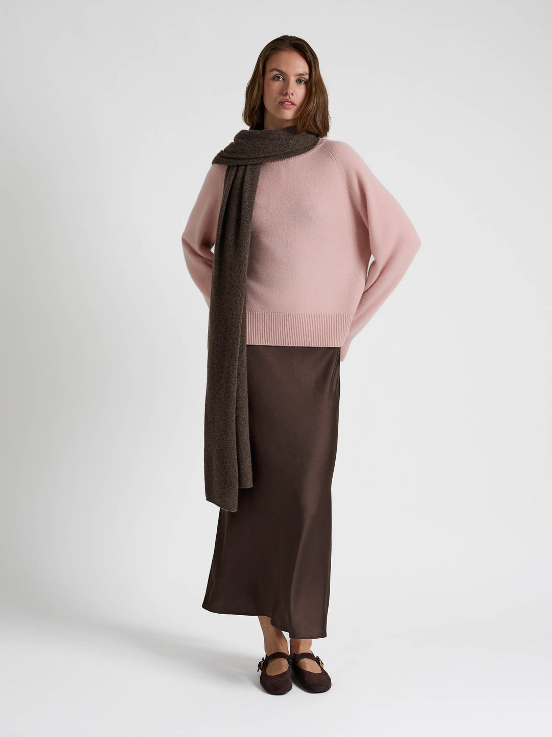 Florlett kashmirskjerf "Flow" - dark brown