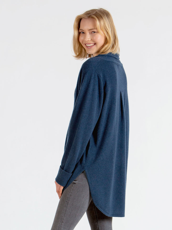 Kashmirgenser "Ida" i 100% kasjmirull.  Farge: Mountain Blue. Norsk design fra kashmina.
