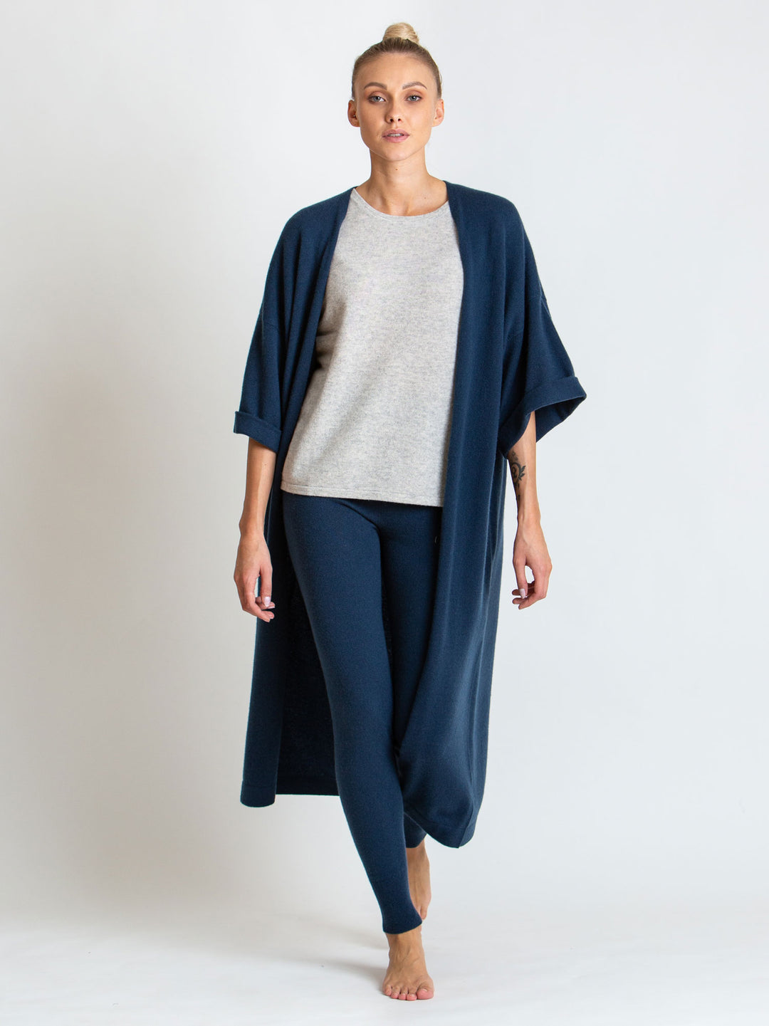 Kashmircardigan i 100% kashmir fra Kashmina, lang kaftan, mountain blue