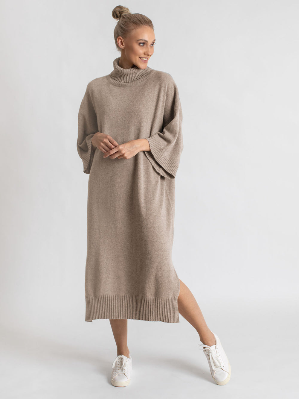 Kashmirkjole "Breeze" i fargen Toast, fra Kashmina, 100% kashmir, norsk design