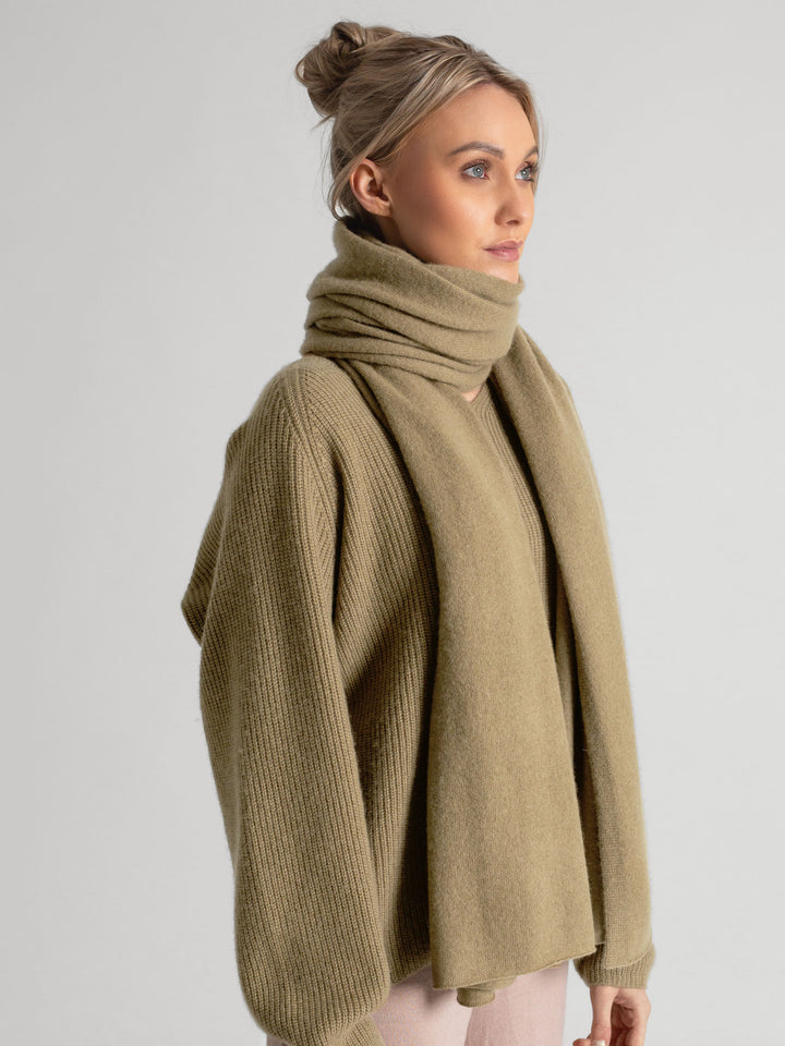 signaturskjerf, kashmina, Farge: Olive, kashmir skjerf, 100% ren kasjmir, bærekraftig høst vinter.