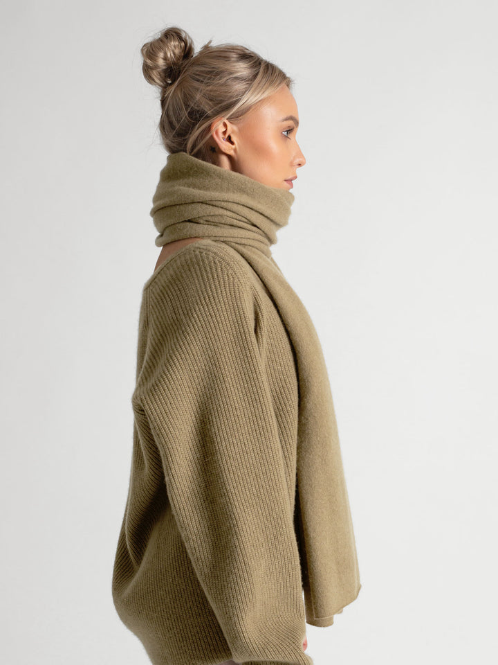 signaturskjerf, kashmina, Farge: Olive, kashmir skjerf, 100% ren kasjmir, bærekraftig høst vinter.