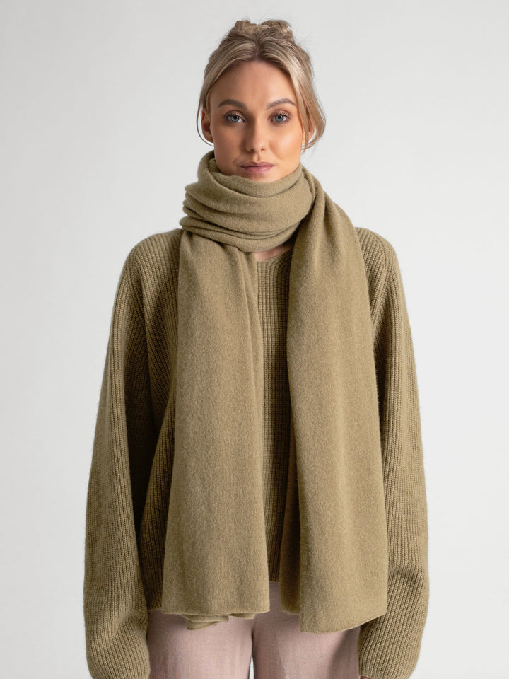 signaturskjerf, kashmina, Farge: Olive, kashmir skjerf, 100% ren kasjmir, bærekraftig høst vinter.