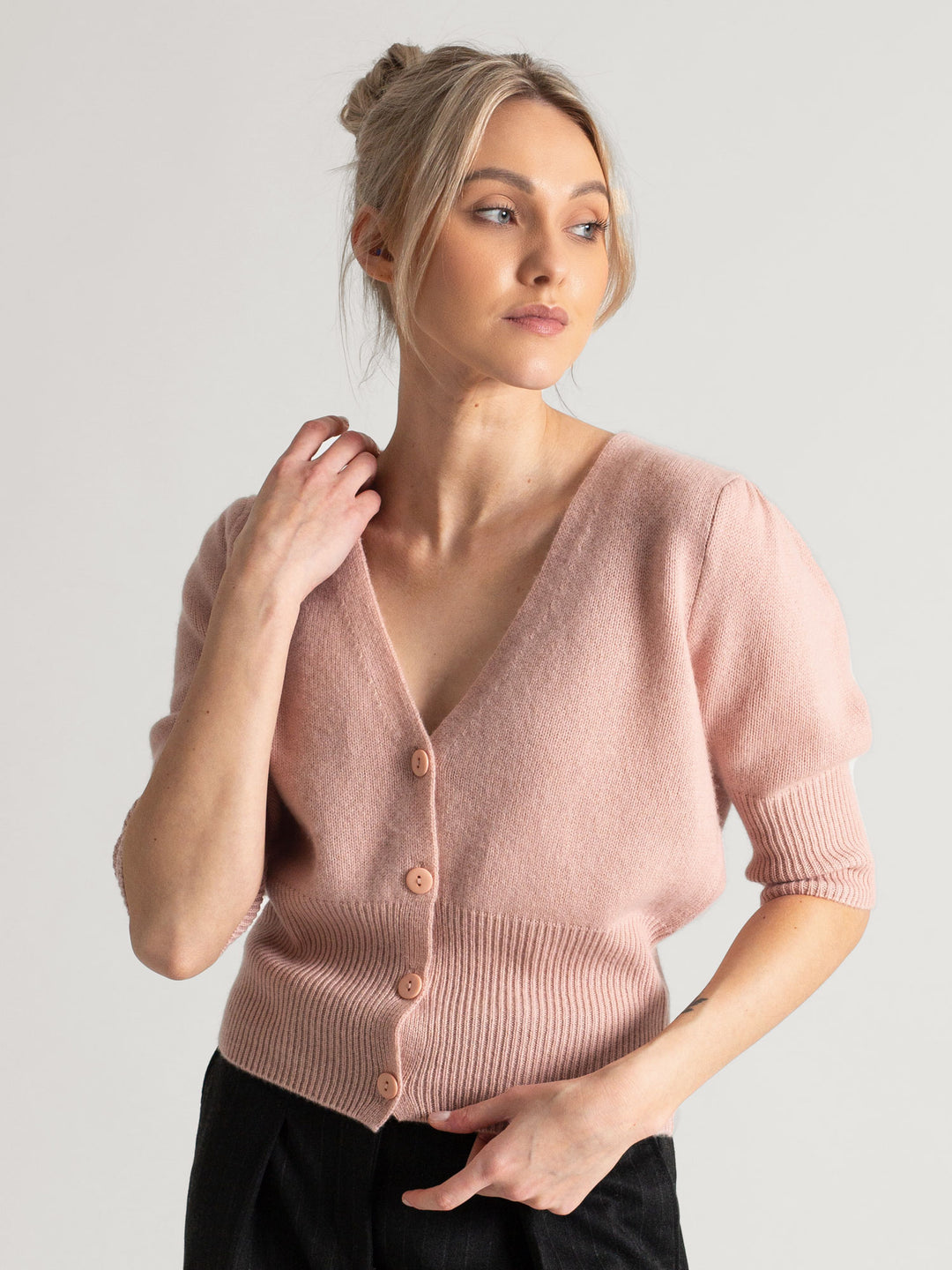 Kashmirgenser, cardigan med lange puffermer, grace i 100% ren kashmirull. Norsk design, Farge:  rose glow