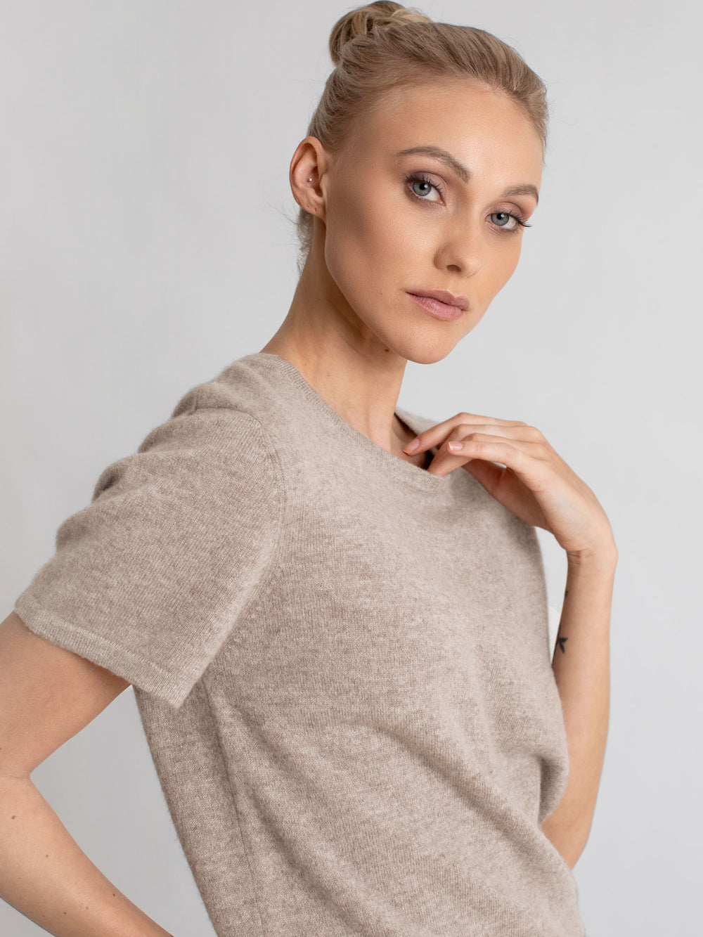 Kashmirgenser "Fresh" T-shirt i 100% kashmirull fra Kashmina. 