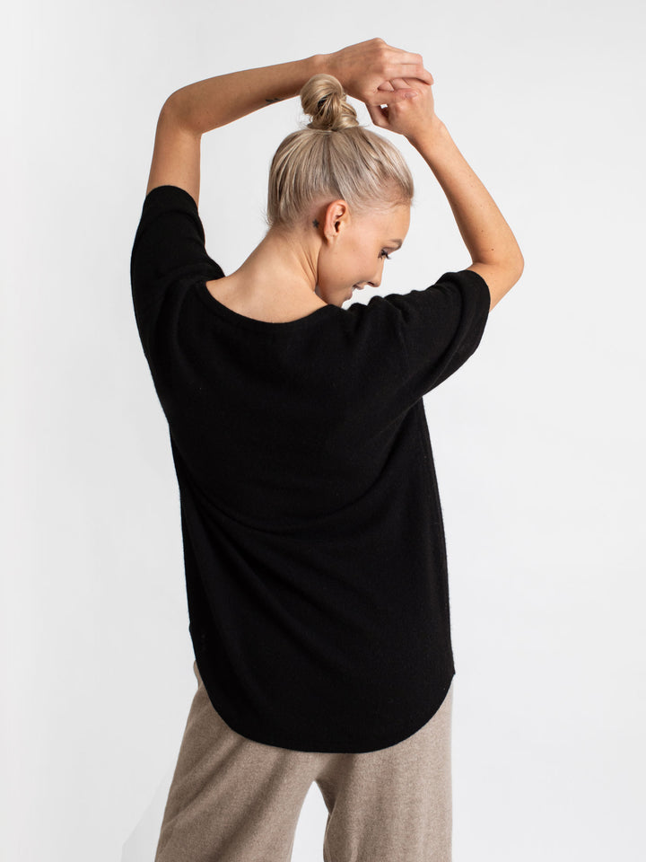 T-skjorte i 100% kashmir. "Iben", norsk design, kortermet kashmirgenser