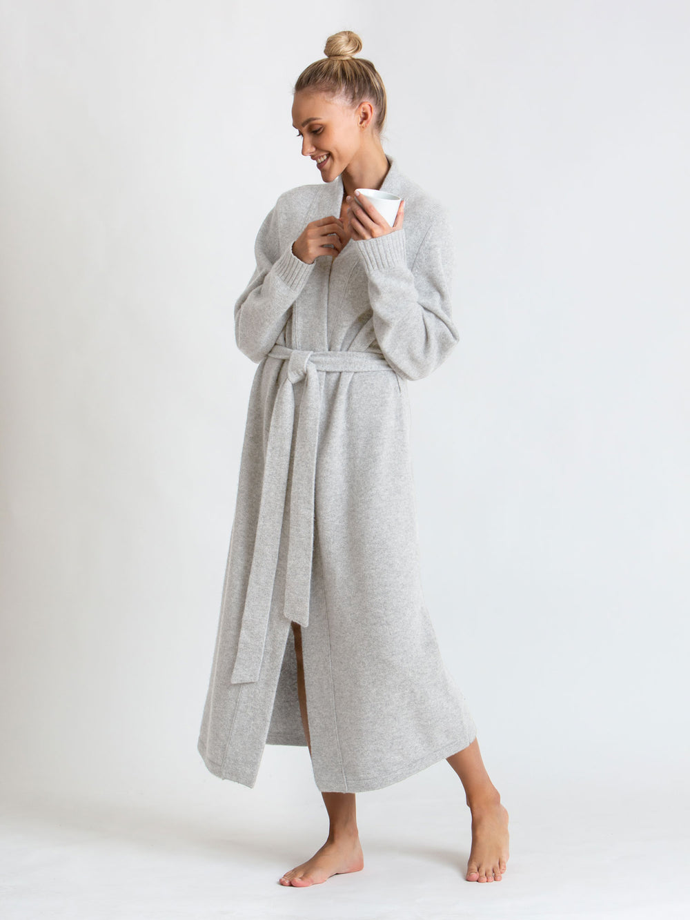kashmirmorgenkåpe morgenkåpe i 100% kashmir fra Kashmina, klørfri, ull, lys grå, comfort