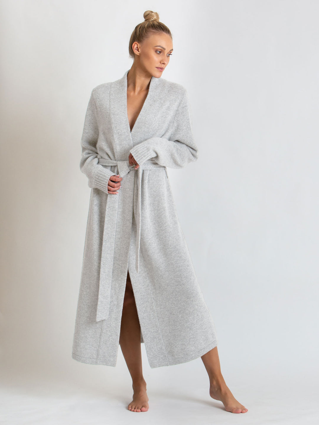kashmirmorgenkåpe morgenkåpe i 100% kashmir fra Kashmina, klørfri, ull, lys grå, comfort