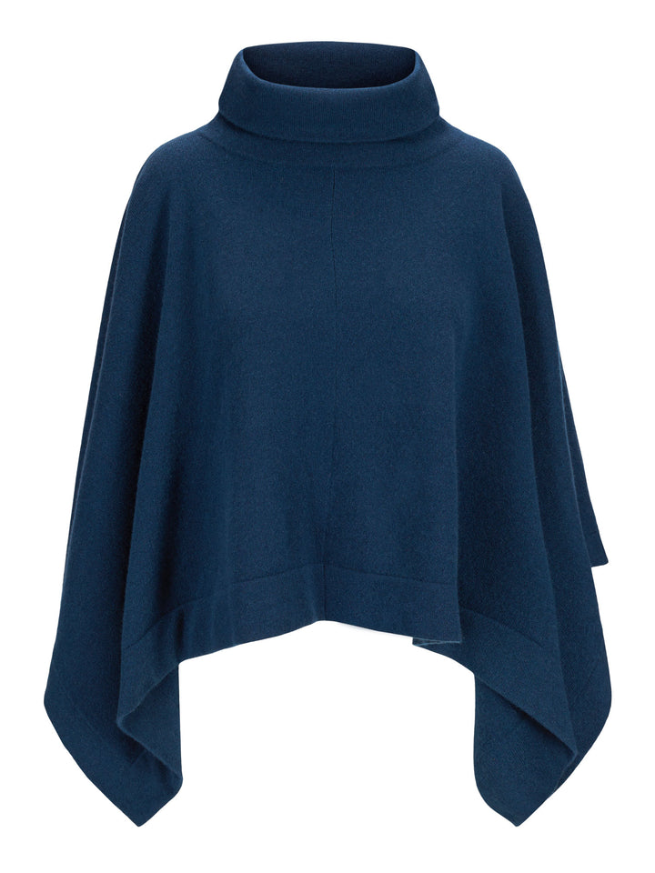 Poncho i 100% kashmir. Høyhalset i farge mountain blue.