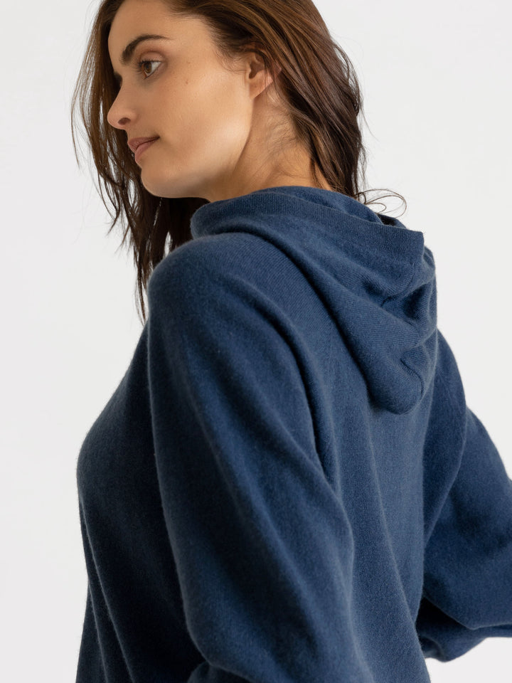 KASHMINA Hettegenser i 100% kashmir hoodie, lux mountain blue